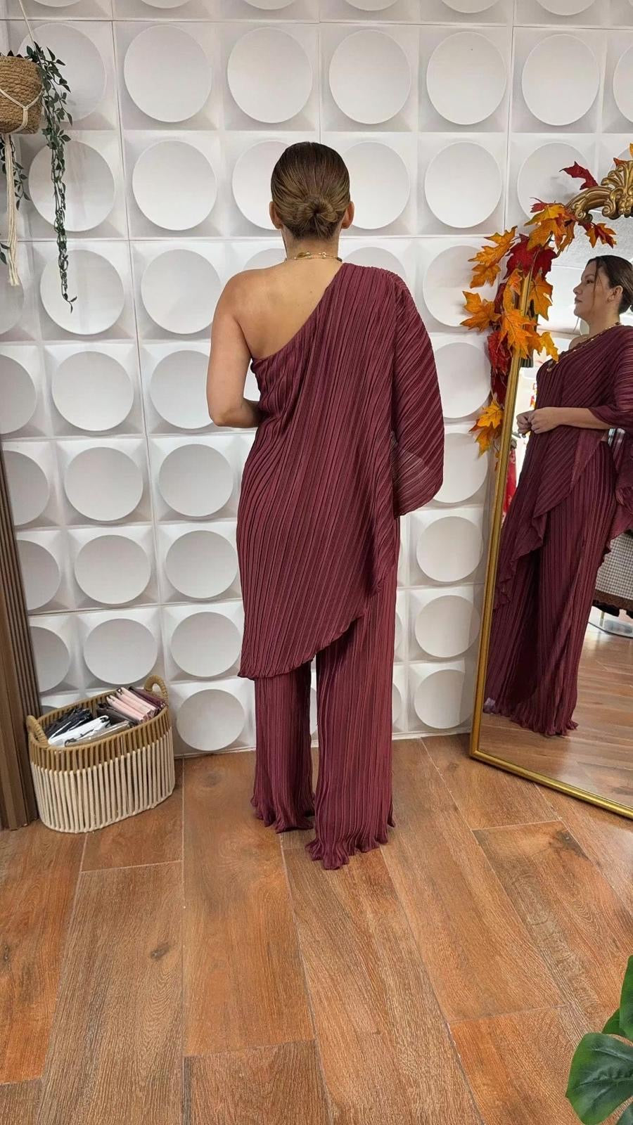 MAYA ONE SHOULDER SET
