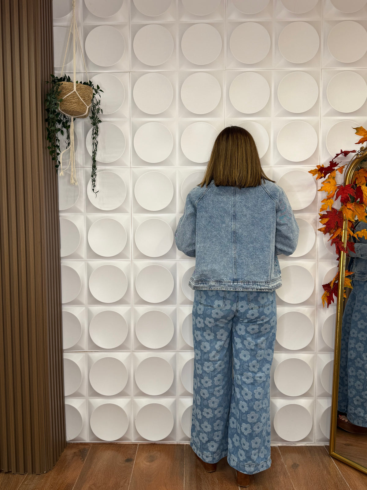 LIGHT WASHED DENIM JACKET