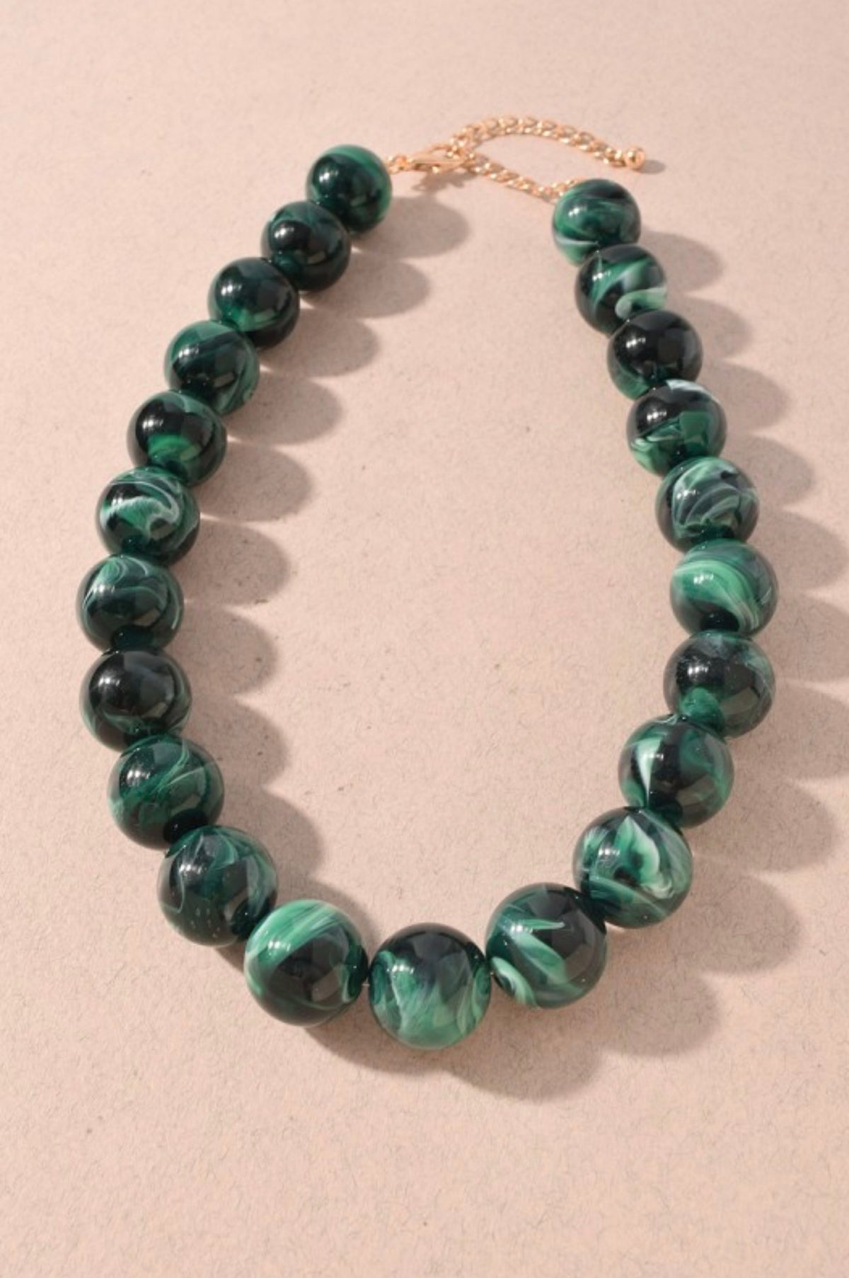 GREEN MARBLED NECKLACE
